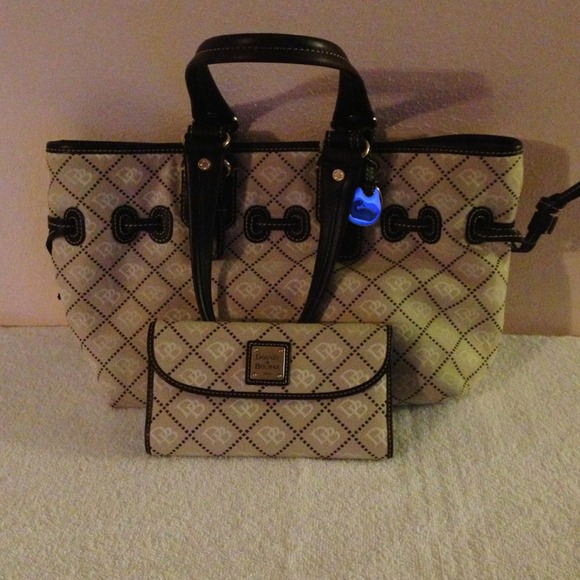 Authentic Dooney & Bourke handbag and  wallet!!