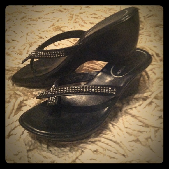 Nordstrom Athena Alexander size 8 black wedge