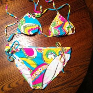Roxy bikini size large