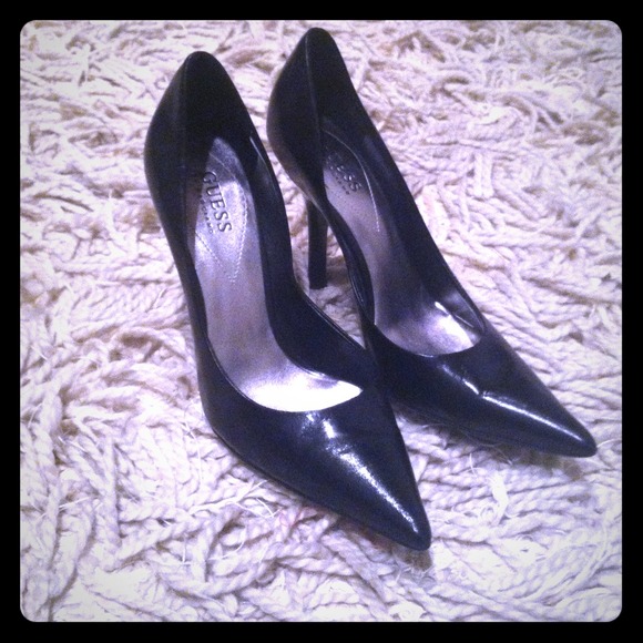 RESERVED!! Guess size 7.5 black 3 inch heel