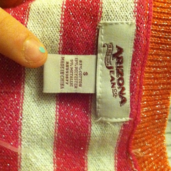 Sweatshirt. - Picture 3 of 3