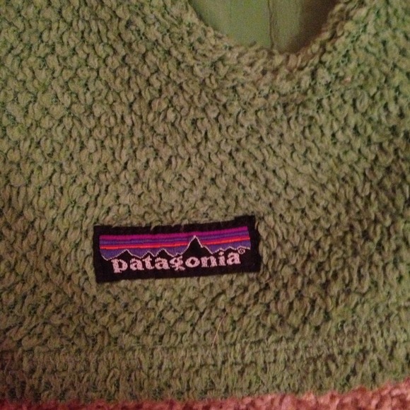 Patagonia® Women's Full Zip Polartec Fleece Jacket - Picture 3 of 3