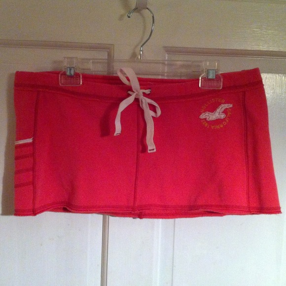 Hollister mini skirt