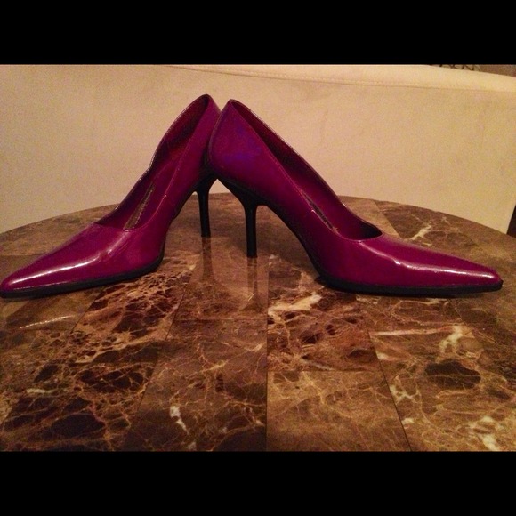 REDUCED!!-Fuschia Pumps - Picture 2 of 2