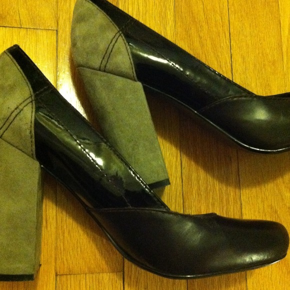 Colorblock Pumps - Picture 4 of 4