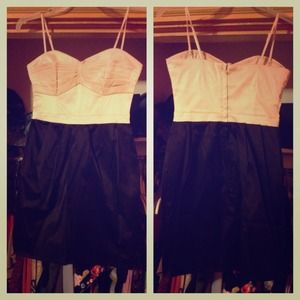 Cream/black color block H&M Satin-feel dress US 4