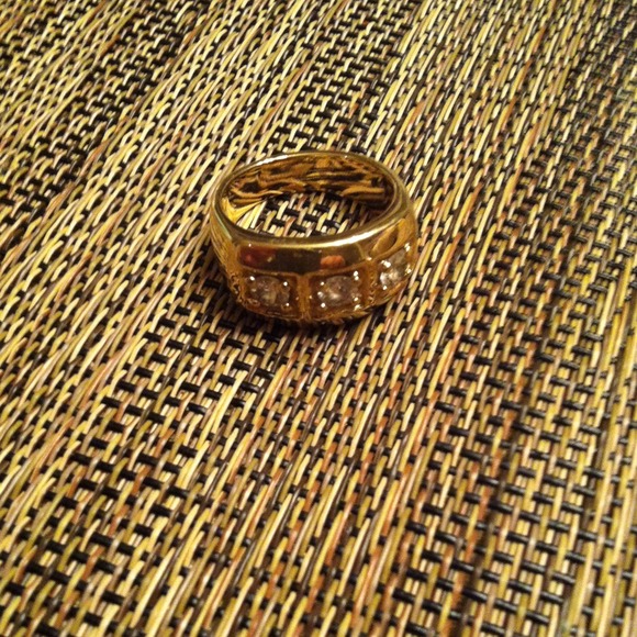 Men's ring.