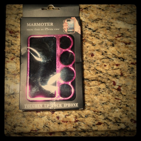 iPhone 5 Knuckle Case