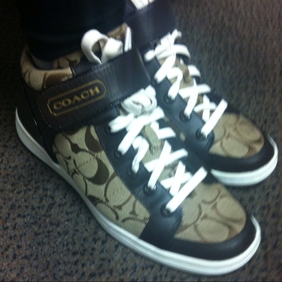 🚫SOLD🚫Coach signature brown logo sneakers