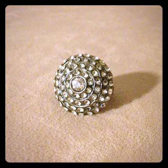 Glitzy Pyramid Ring
