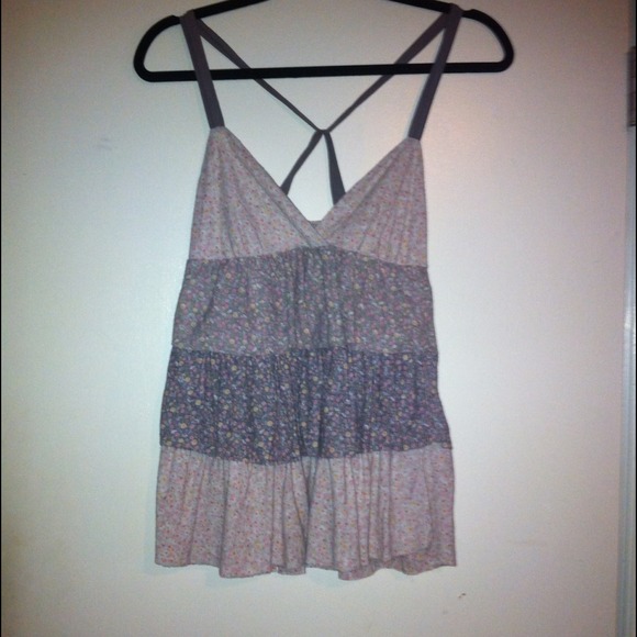 multi layer American eagle top - Picture 1 of 2
