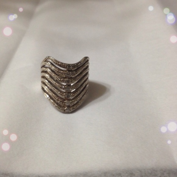 .925 sterling silver ring( pre owned)