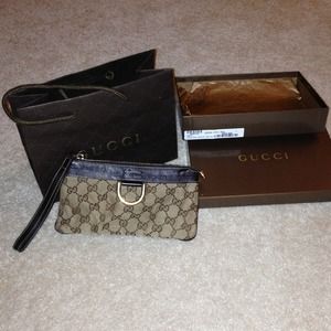 ✨RESERVED✨100% Authentic Gucci D Gold Wristlet