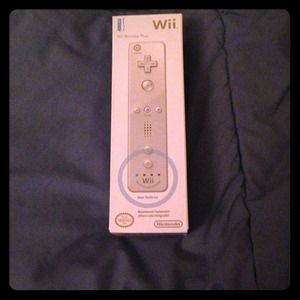 Wii Remote w/ MotionPlus