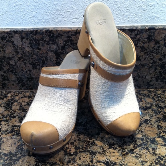 UGG two tone clogs wore one time❤reduced❤❤❤