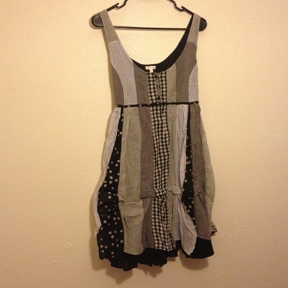 ⭐SOLD⭐Black/White Dress