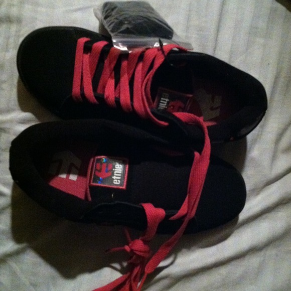 Etnies shoes. Bundle