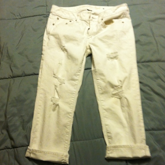 *SOLD IN BUNDLE* American Eagle  white crop capris