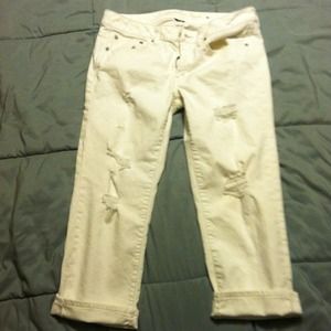 *SOLD IN BUNDLE* American Eagle  white crop capris