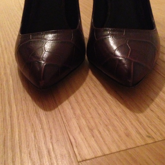 🎉bundled🎉 Elie Tahari Pumps - Picture 3 of 4