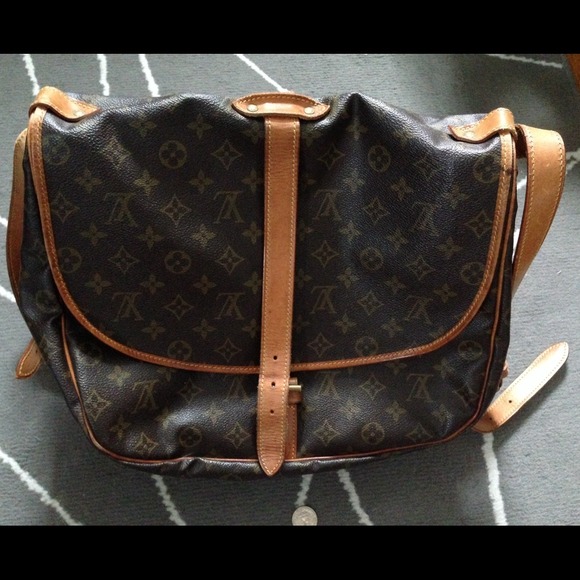 Louis Vuitton Handbags - **on hold** Louis Vuitton Saumur 35 Messenger Bag