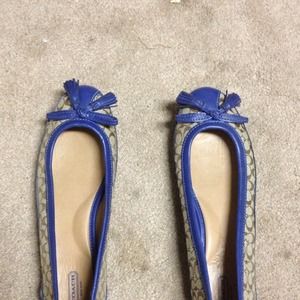 Coach flats with signature C and blue edging