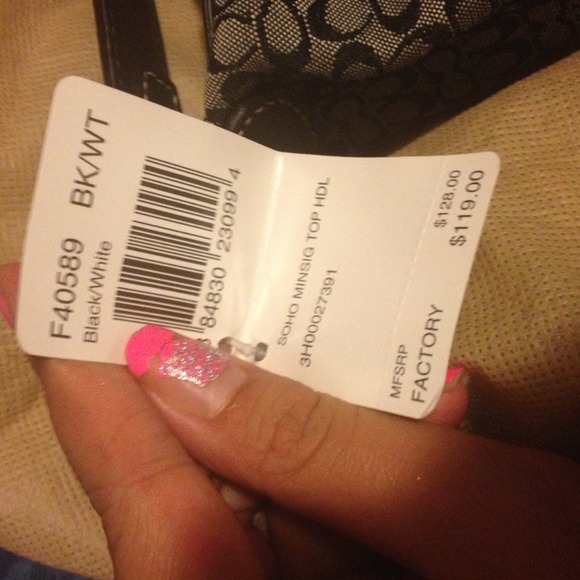 Coach purse - Picture 2 of 4