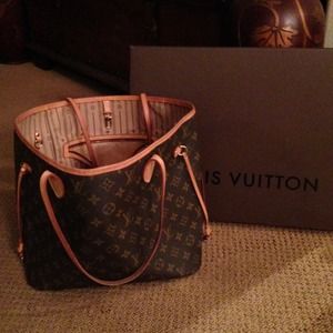 Authentic Louis Vuitton neverfull mm (sold👜💵📦📫