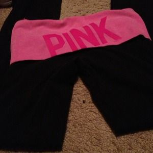 ✨Traded✨🎀bundle🎀pink yoga pants and dark vs tee