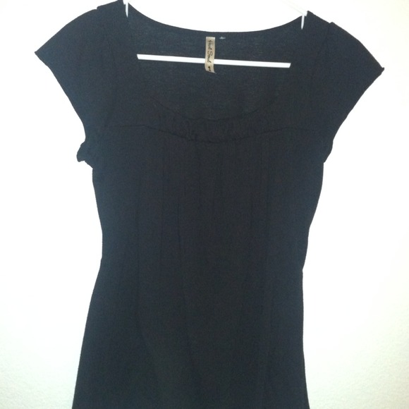 Cute black top with tie-back