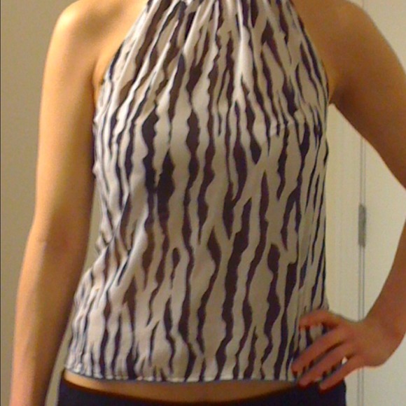Beautiful top - Picture 2 of 2