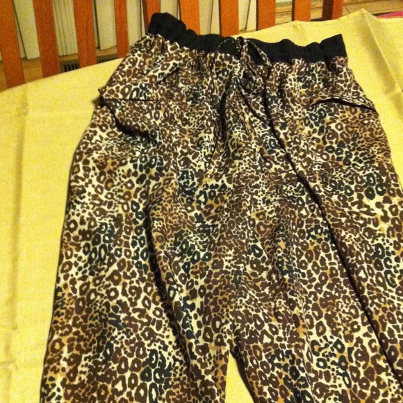 Miss Tina Knowles leopard Pants SZ 16