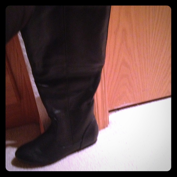Black boots