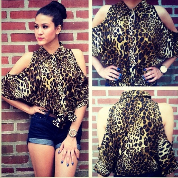 Tops - LAST LARGE!!!!Animal print shoulder less tie top L