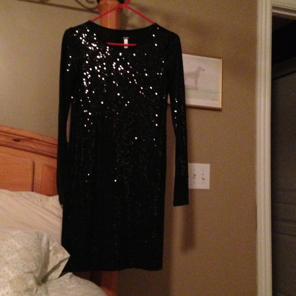 Small sequin Kensie dress! :)