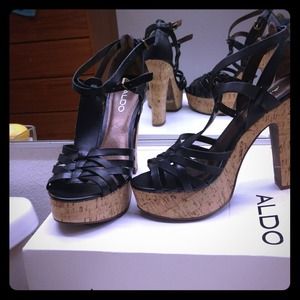 New never Been used Aldo heels