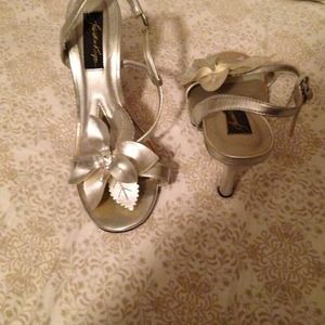 Beautiful dress up or Prom Shoes :)