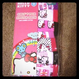 💥Reserved💥Kids Hello Kitty hipsters