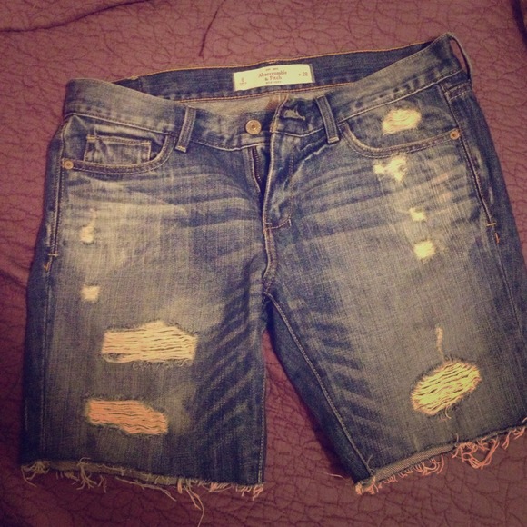 ✋⛔SOLD in bundle⛔✋ 💗A&F bermuda shorts!💗
