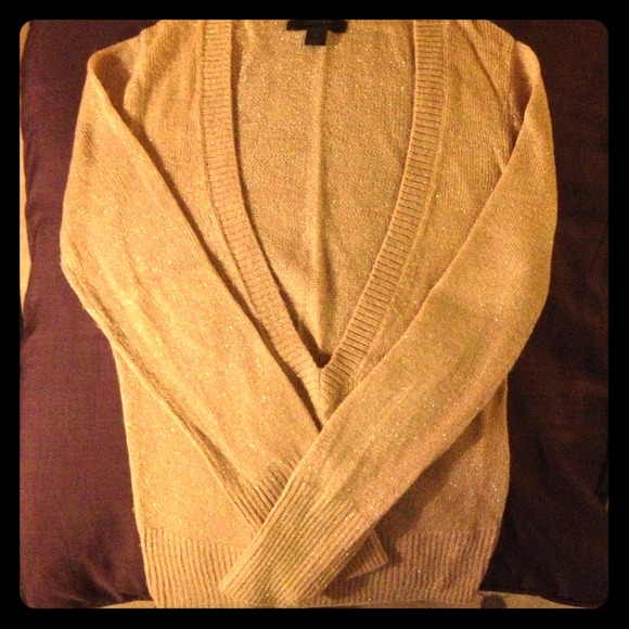 💌SOLD💌 DEEP V gold express sweater