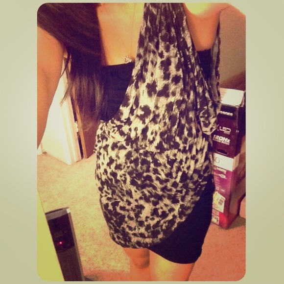 🎉SOLD🎉 NWOT One-shoulder dress🎀 leopard print.