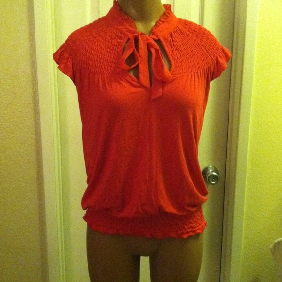 ❌SOLD! @kristinmiranda1 Cute Ruched Top