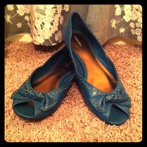 Teal Studded Peep-toe Flats!