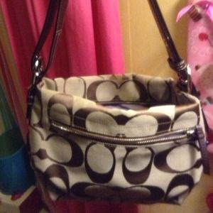 Coach versatile handbag