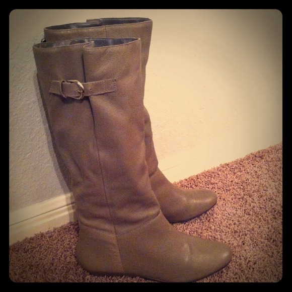Reduced!! Steve Madden Grey Intyce Boots
