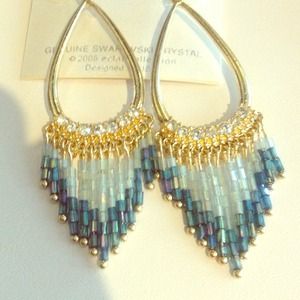 New earrings in the hottest color for spring!