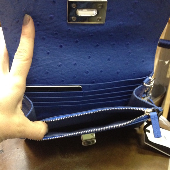 Milly Ostrich blue crossbody - Picture 2 of 2