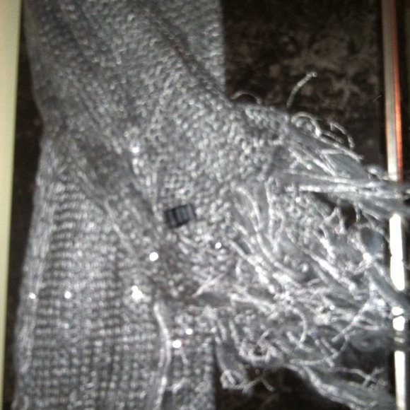 Silver scarf - Picture 2 of 2