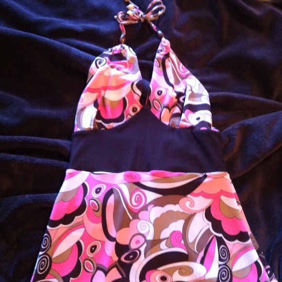 REDUCED! Cute sundress with great design. Small.