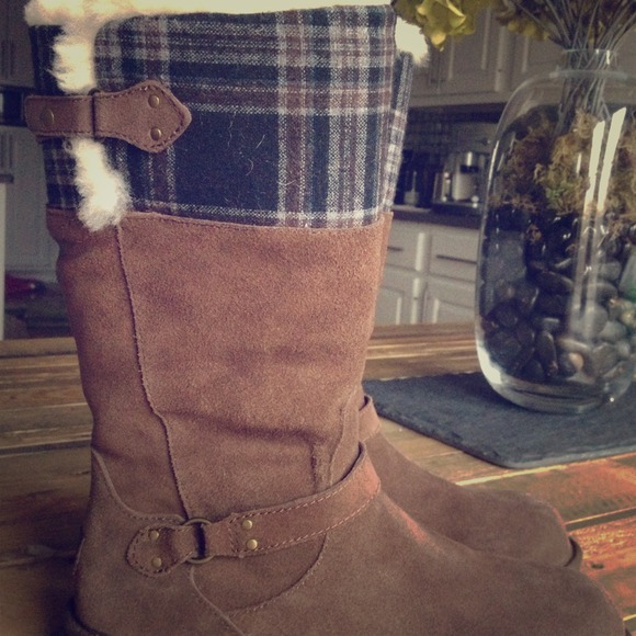UGGS